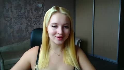 Snapshot of _mila_la_ chatting on 03/05/26, 01:07 Melanie online show from 03/05/26, 01:07