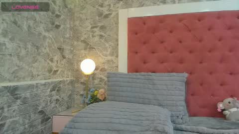 Snapshot of _mileyross chatting on 11/20/25, 08:08 Call me Miley online show from 11/20/25, 08:08