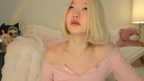 Snapshot of _milli_sun chatting on 05/24/26, 05:23 Kim online show from 05/24/26, 05:23