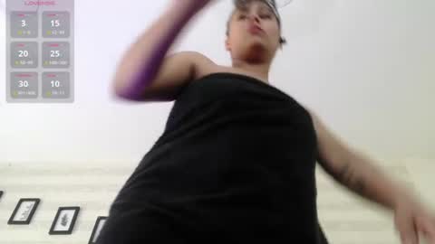 _milu23_ online show from 07/28/26, 08:52
