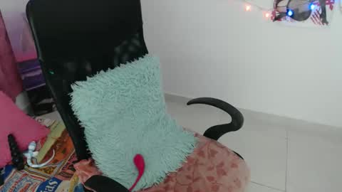 Snapshot of _mindy_moon chatting on 02/12/26, 12:00 _mindy_moon online show from 02/12/26, 12:00