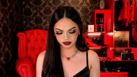 Snapshot of _ministryofsin_ chatting on 01/15/26, 04:11 Raven Strauss online show from 01/15/26, 04:11