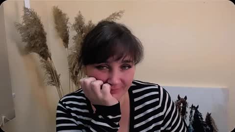 Snapshot of _miranda_sun chatting on 12/12/24, 10:13 Miranda online show from 12/12/24, 10:13