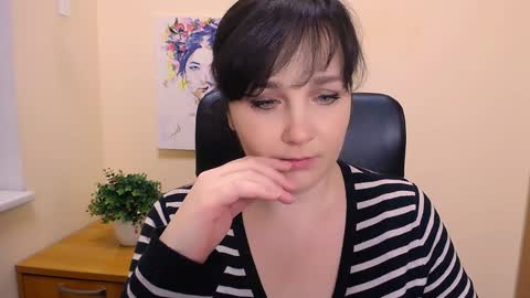 Snapshot of _miranda_sun chatting on 02/04/25, 01:48 Miranda online show from 02/04/25, 01:48