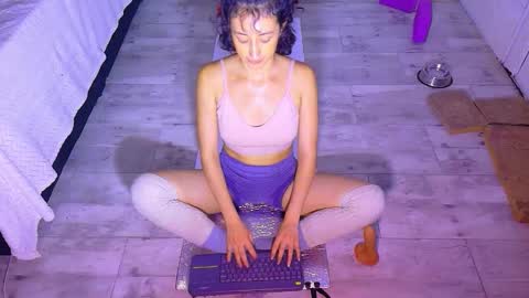 Snapshot of _miss_karoline chatting on 09/28/25, 09:09 karoline uwu online show from 09/28/25, 09:09