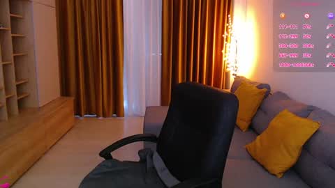 Mia online show from 06/16/26, 05:54