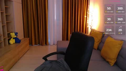 Mia online show from 07/26/26, 05:15