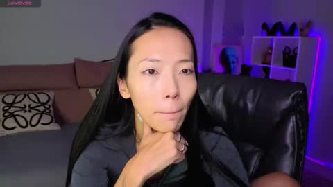 Snapshot of _miura_ chatting on 11/05/25, 01:27 MIURA online show from 11/05/25, 01:27