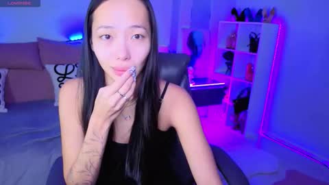 Snapshot of _miura_ chatting on 11/14/25, 01:15 MIURA online show from 11/14/25, 01:15