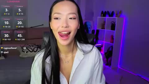 Snapshot of _miura_ chatting on 11/20/25, 01:50 MIURA online show from 11/20/25, 01:50