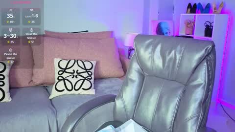 Snapshot of _miura_ chatting on 11/23/25, 01:05 MIURA online show from 11/23/25, 01:05