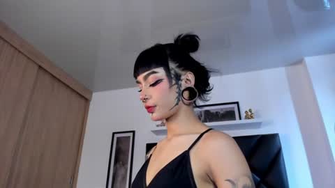 mizuki  online show from 06/19/26, 01:59