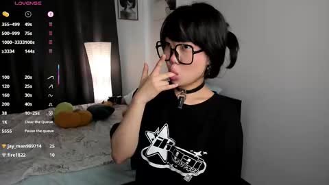 Snapshot of _molly_molly_molly_ chatting on 10/04/25, 11:30 _molly_molly_molly_ online show from 10/04/25, 11:30