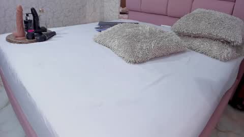 _molly_rosse_ online show from 12/19/24, 07:29