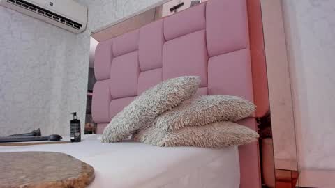 _molly_rosse_ online show from 01/02/25, 04:02