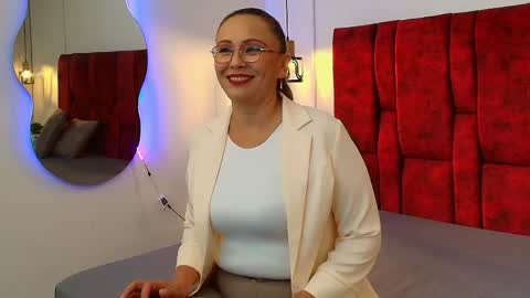 Snapshot of _monaliza_ chatting on 04/24/26, 12:18 _monaliza_ online show from 04/24/26, 12:18