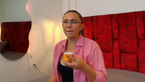Snapshot of _monaliza_ chatting on 05/09/26, 12:21 _monaliza_ online show from 05/09/26, 12:21