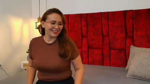 Snapshot of _monaliza_ chatting on 05/25/26, 12:33 _monaliza_ online show from 05/25/26, 12:33