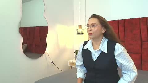Snapshot of _monaliza_ chatting on 06/06/26, 12:10 _monaliza_ online show from 06/06/26, 12:10