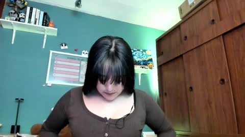 Snapshot of _moon_cake_ chatting on 02/11/26, 04:50 Next stream 950 pm Colombia time xd online show from 02/11/26, 04:50
