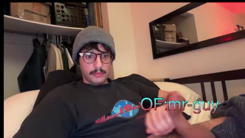 Snapshot of _mrguy_ chatting on 06/09/26, 01:28 _mrguy_ online show from 06/09/26, 01:28