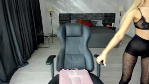 Snapshot of _myaa chatting on 01/16/26, 05:22 Maya online show from 01/16/26, 05:22