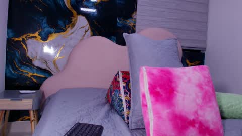 Luna online show from 05/07/26, 03:01