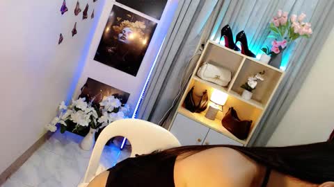 _mysticdoll_ online show from 11/03/25, 11:59