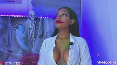 Snapshot of _naomibrown_ chatting on 10/24/25, 02:08 naomi brown online show from 10/24/25, 02:08