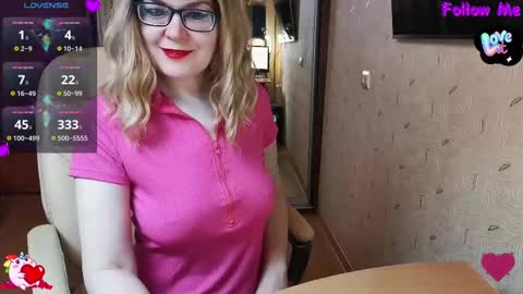 Snapshot of _natali_ chatting on 03/08/25, 03:50 MagicWoman online show from 03/08/25, 03:50