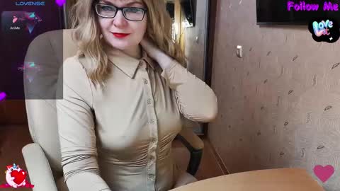 Snapshot of _natali_ chatting on 03/10/25, 02:39 MagicWoman online show from 03/10/25, 02:39