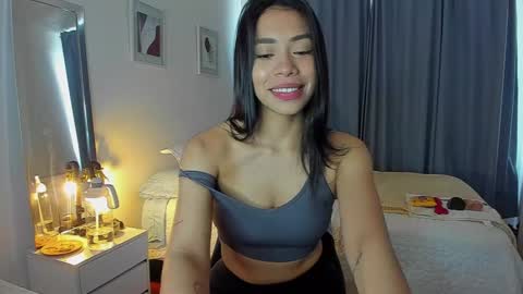 independent model natha online show from 12/13/24, 09:20