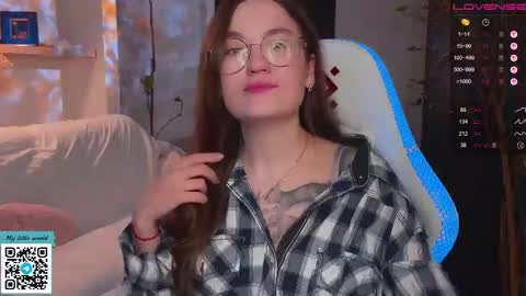 Mia with a big heart  online show from 10/20/25, 11:54