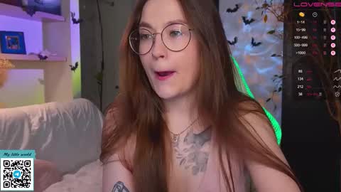 Mia with a big heart  online show from 10/29/25, 02:47