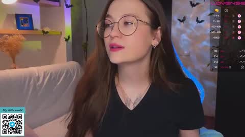 Mia with a big heart  online show from 11/14/25, 02:10