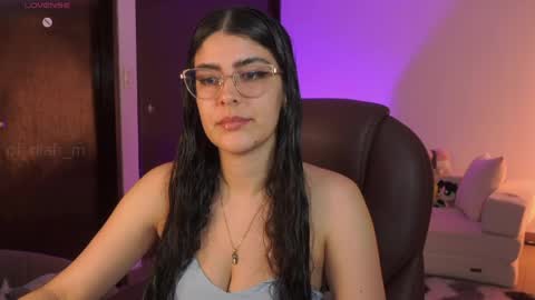 Snapshot of _niah chatting on 05/29/26, 12:52 NiniHelp me by giving my show a thumbs up online show from 05/29/26, 12:52