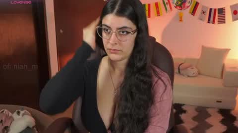 NiniHelp me by giving my show a thumbs up online show from 07/01/26, 11:48