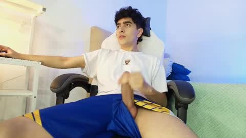 Snapshot of _nickconnor1 chatting on 10/22/25, 02:01 Nicolas online show from 10/22/25, 02:01