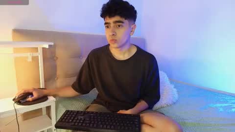 Snapshot of _nickconnor1 chatting on 10/26/25, 05:02 Nicolas online show from 10/26/25, 05:02