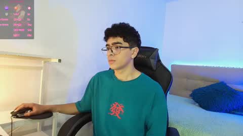 Snapshot of _nickconnor1 chatting on 11/16/25, 03:12 Nicolas online show from 11/16/25, 03:12