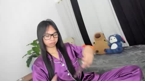 Nicole online show from 11/10/25, 08:08