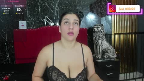 Snapshot of _nicolesweet1 chatting on 03/31/26, 03:23 NicoleSweet1 online show from 03/31/26, 03:23
