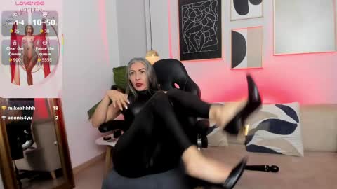 _nicoletteshea_ online show from 05/28/26, 04:15