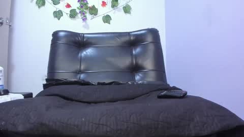 juliana online show from 02/19/25, 09:06