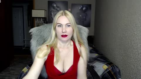 Snapshot of _night_fantasy_ chatting on 12/10/24, 07:11 Donella    online show from 12/10/24, 07:11