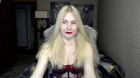Snapshot of _night_fantasy_ chatting on 01/24/25, 08:11 Donella    online show from 01/24/25, 08:11