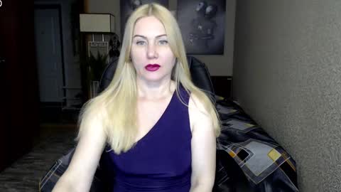 Snapshot of _night_fantasy_ chatting on 02/19/25, 08:52 Donella    online show from 02/19/25, 08:52