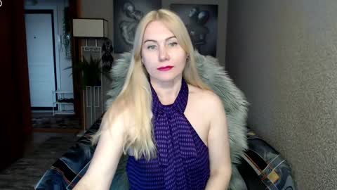 Snapshot of _night_fantasy_ chatting on 03/08/25, 11:27 Donella    online show from 03/08/25, 11:27
