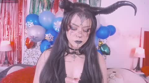 niiky online show from 12/23/24, 12:30