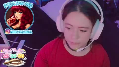 niiky online show from 06/10/26, 08:52